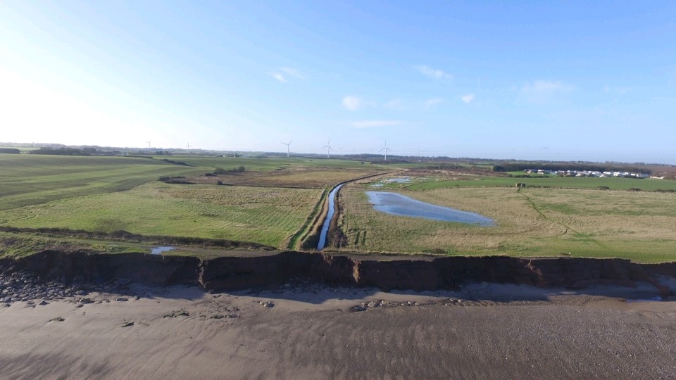 Dike at Sand Le Mere